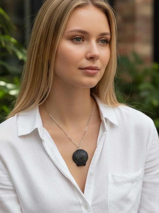 Jewelry - Scallop Seashell Necklace